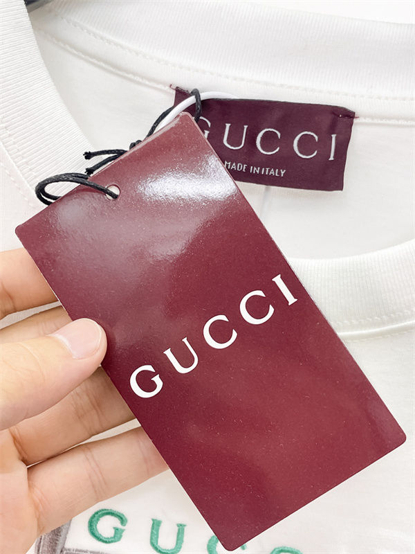 アイコンモチーフ コットンライク素材 ストレートフォルム GUCCI グッチ コピー 半袖Tシャツ レトロテイスト 売れ筋モデル