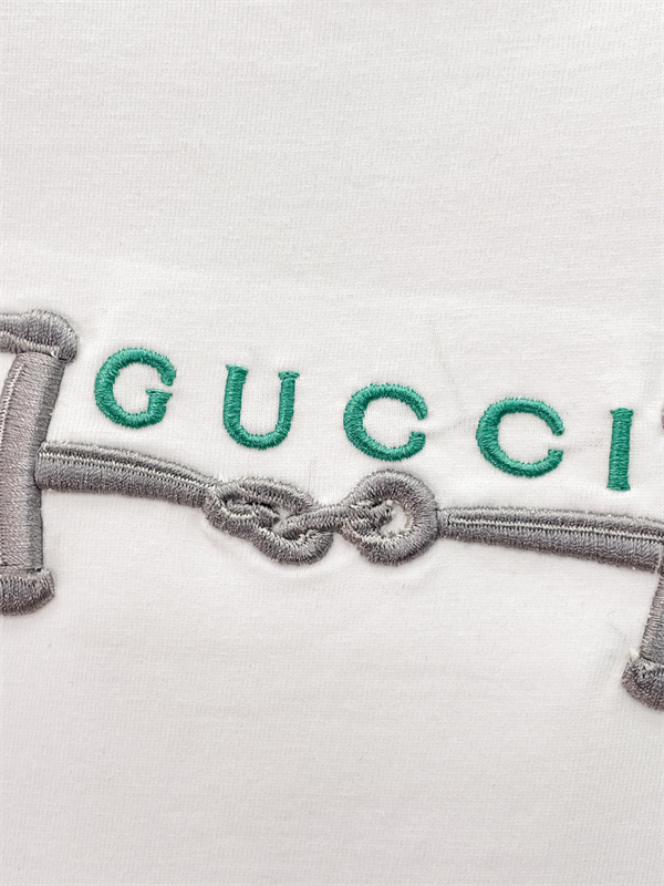 アイコンモチーフ コットンライク素材 ストレートフォルム GUCCI グッチ コピー 半袖Tシャツ レトロテイスト 売れ筋モデル