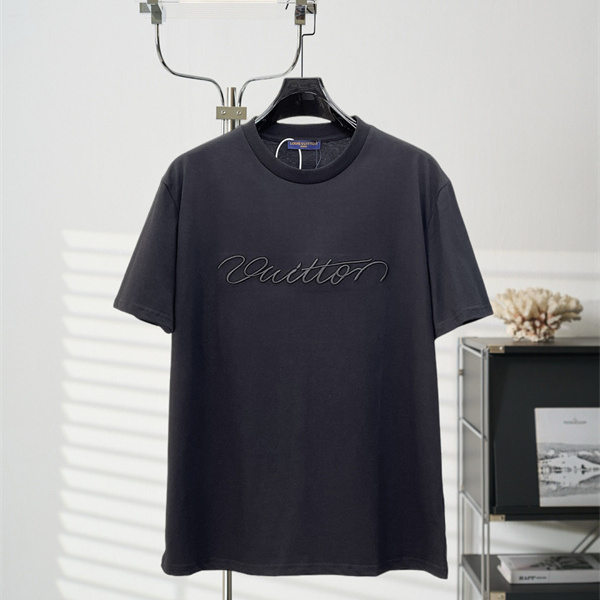 ロゴアクセント コットンライク素材 クリーンライン LOUIS VUITTON ルイヴィトン コピー 半袖Tシャツ 大人コーデ 新作スタイル