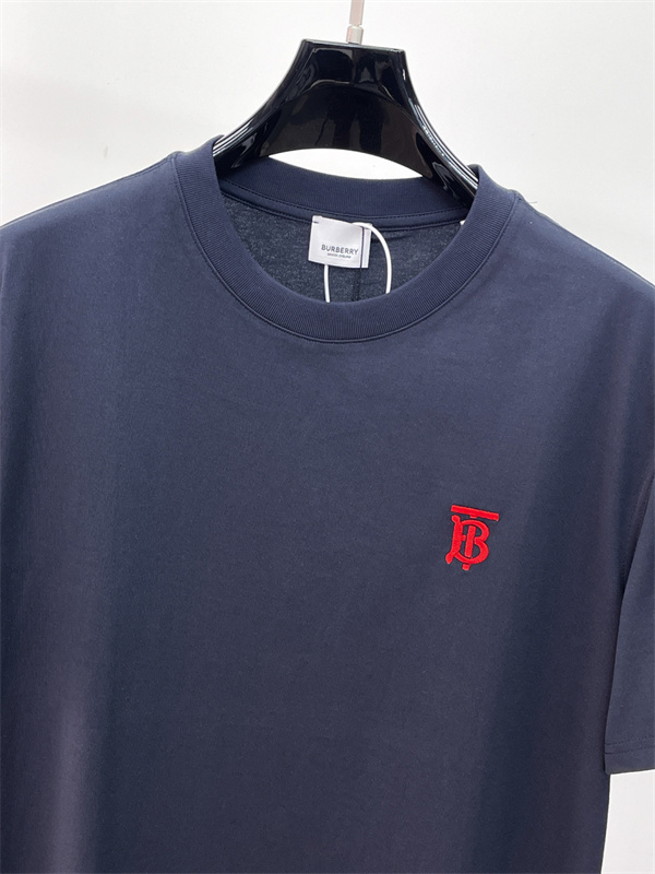 シンプルコーデ対応 軽快トップス 程よいゆとり BURBERRY バーバリー コピー 半袖Tシャツ 夏カジュアル 旬スタイル