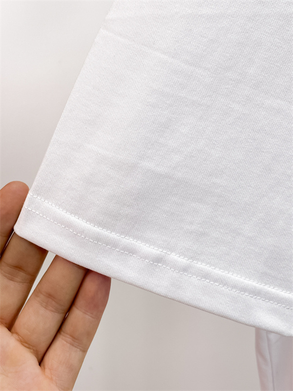 コットンライク素材 リラックスシルエット 快適な着用感 BURBERRY バーバリー コピー 半袖Tシャツ ワードローブアイテム