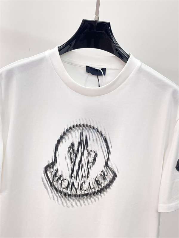 コットンウェア レギュラーフィット 柔らかな風合い MONCLER モンクレール コピー 半袖Tシャツ 着回し自在 デイリートップス