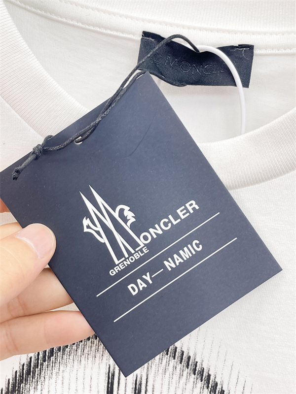 コットンウェア レギュラーフィット 柔らかな風合い MONCLER モンクレール コピー 半袖Tシャツ 着回し自在 デイリートップス