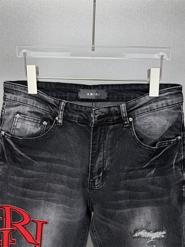グランジテイスト クラッシュデザイン アメリカンカジュアル AMIRI アミリ コピー デニムパンツ コーディネート自在