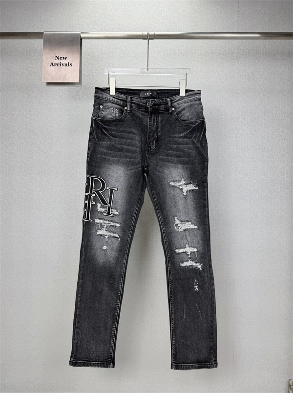 グランジテイスト クラッシュデザイン アメリカンカジュアル AMIRI アミリ コピー デニムパンツ コーディネート自在