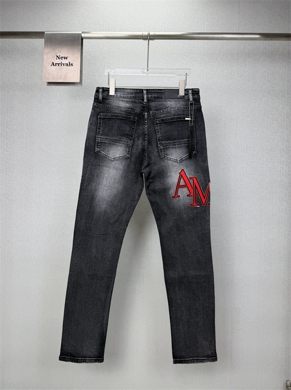 グランジテイスト クラッシュデザイン アメリカンカジュアル AMIRI アミリ コピー デニムパンツ コーディネート自在