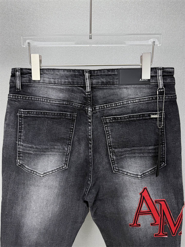 グランジテイスト クラッシュデザイン アメリカンカジュアル AMIRI アミリ コピー デニムパンツ コーディネート自在