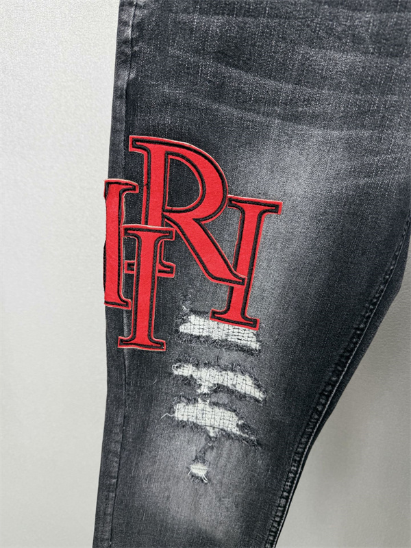 グランジテイスト クラッシュデザイン アメリカンカジュアル AMIRI アミリ コピー デニムパンツ コーディネート自在