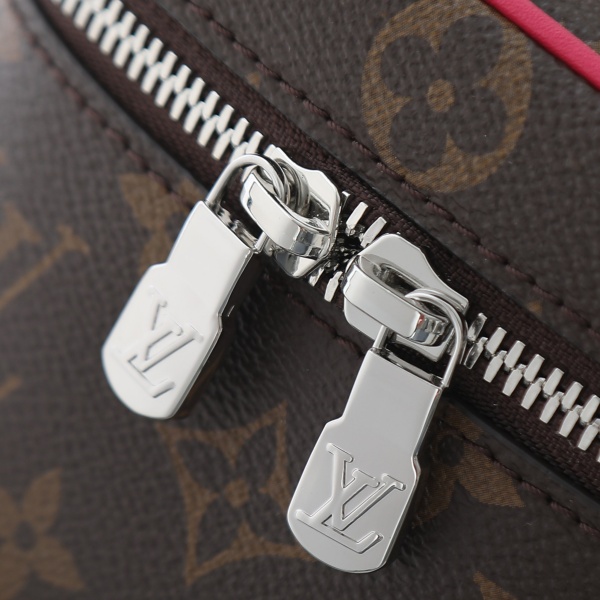 注目度UP M14832 モノグラム化粧ポーチ ルイ・ヴィトン ローズピンク内装 Louis Vuitton コンパクト収納