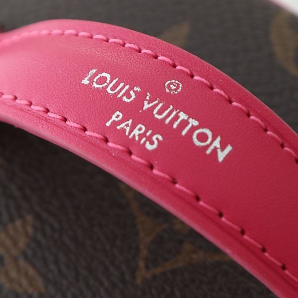 注目度UP M14832 モノグラム化粧ポーチ ルイ・ヴィトン ローズピンク内装 Louis Vuitton コンパクト収納