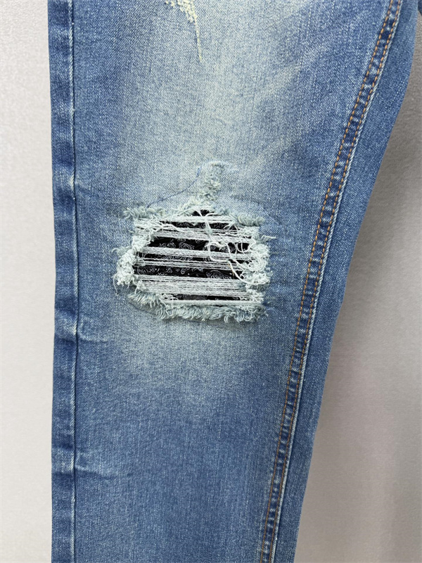 ストレートシルエット ベーシックデニム 軽快な着用感 AMIRI アミリ コピー ジーンズ 休日ファッション ワードローブアイテム