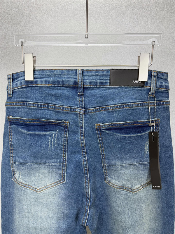 ストレートシルエット ベーシックデニム 軽快な着用感 AMIRI アミリ コピー ジーンズ 休日ファッション ワードローブアイテム