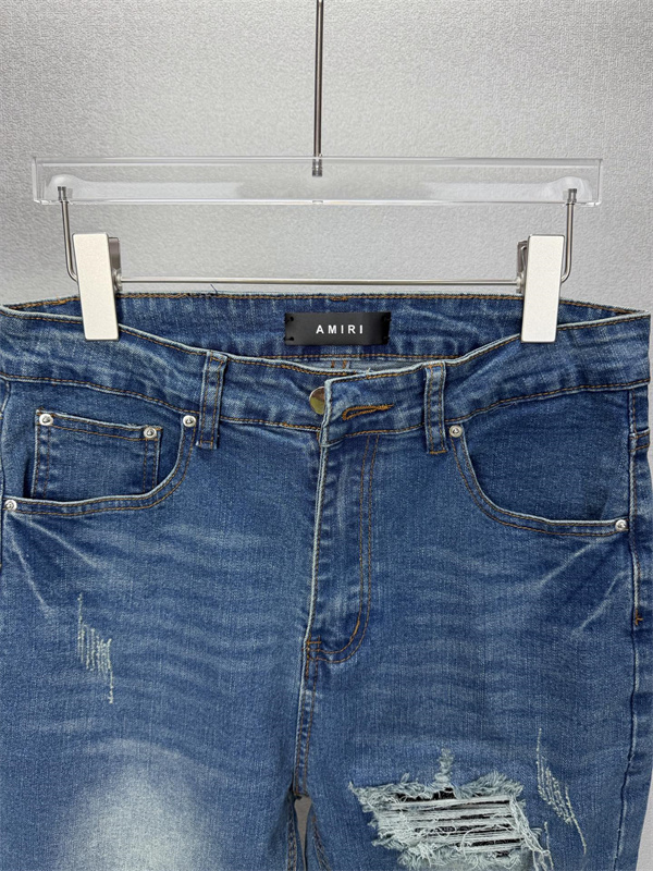 ストレートシルエット ベーシックデニム 軽快な着用感 AMIRI アミリ コピー ジーンズ 休日ファッション ワードローブアイテム