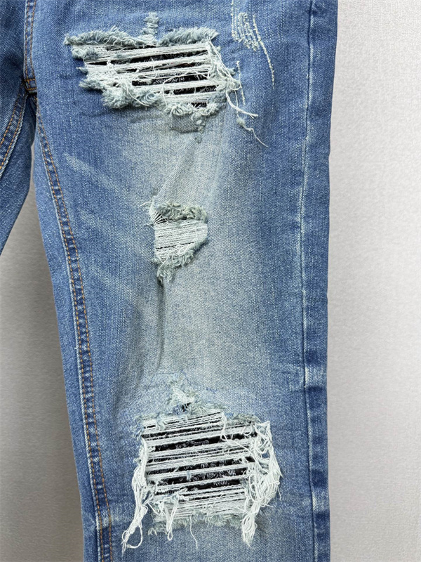 ストレートシルエット ベーシックデニム 軽快な着用感 AMIRI アミリ コピー ジーンズ 休日ファッション ワードローブアイテム