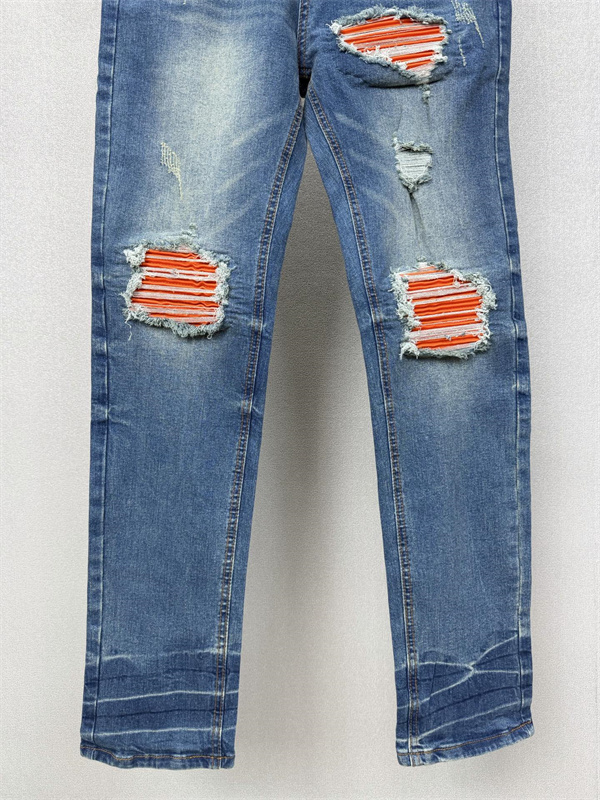 カラーパッチ加工 クラッシュデザイン ライトブルーカラー AMIRI アミリ コピー デニム リペアディテール 個性派ジーンズ