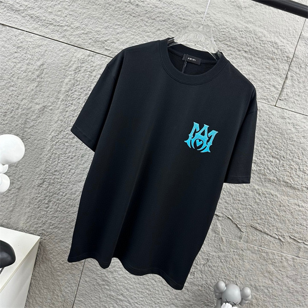 バックプリント コットン素材 ゆったりシルエット AMIRI アミリ コピー 半袖Tシャツ 涼しげな着用感 サマースタイル