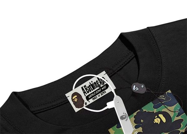 カモ柄エイプヘッド マルチグラフィック 話題性抜群 BAPE アベイシングエイプ コピー 長袖Tシャツ 限定感ある一枚
