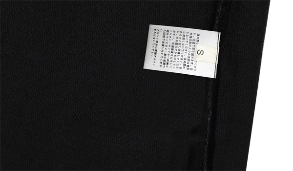 カモ柄エイプヘッド マルチグラフィック 話題性抜群 BAPE アベイシングエイプ コピー 長袖Tシャツ 限定感ある一枚