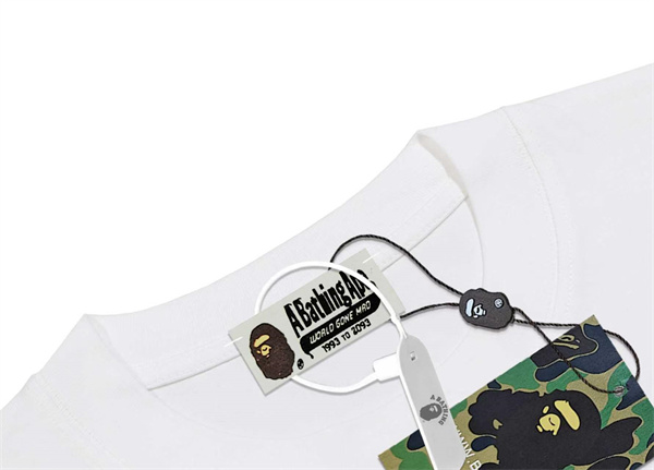 アーチレタリング カモフラエイプヘッド 海外人気 BAPE アベイシングエイプ コピー 長袖Tシャツ 大胆フロント