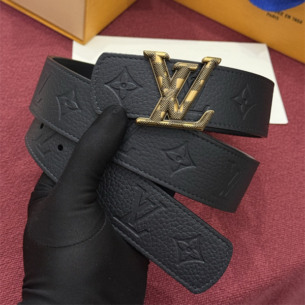 ヴィンテージ調バックル ブラック総柄 重厚アクセント LOUIS VUITTON ルイヴィトン コピー ベルト 海外注目