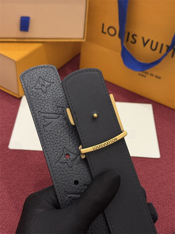 ヴィンテージ調バックル ブラック総柄 重厚アクセント LOUIS VUITTON ルイヴィトン コピー ベルト 海外注目