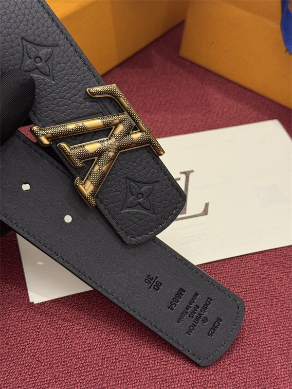 ヴィンテージ調バックル ブラック総柄 重厚アクセント LOUIS VUITTON ルイヴィトン コピー ベルト 海外注目