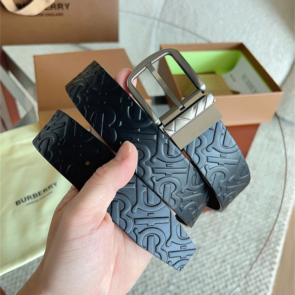 立体TBモノグラム マットブラック スクエアバックル BURBERRY バーバリー コピー ベルト 旬度アップ
