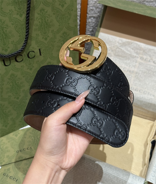ダブルGバックル GGエンボス ゴールド金具 GUCCI グッチ コピー ベルト 上品フォルム 定番人気
