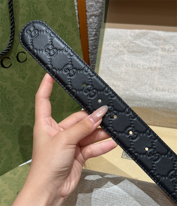 ダブルGバックル GGエンボス ゴールド金具 GUCCI グッチ コピー ベルト 上品フォルム 定番人気