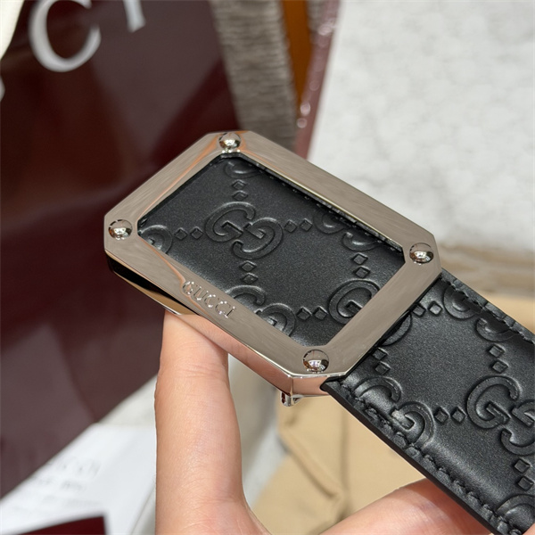 メタルフレーム金具 オールブラック 型押しレザー調 GUCCI グッチ コピー ベルト 端正モード