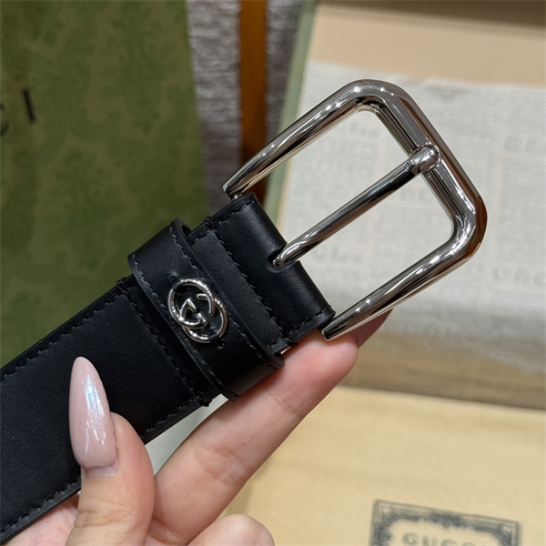 ミニGGディテール プレーンブラック スクエアピン仕様 GUCCI グッチ コピー ベルト 人気再燃