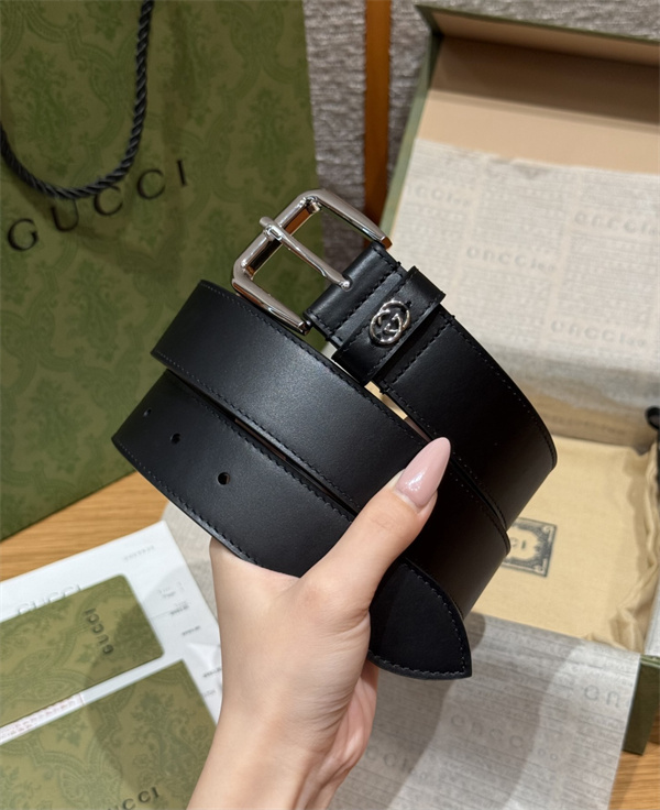 ミニGGディテール プレーンブラック スクエアピン仕様 GUCCI グッチ コピー ベルト 人気再燃