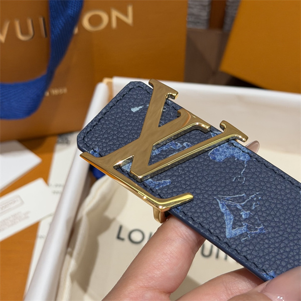 ブルーモノグラム シルバーLVバックル 上質シボ感 LOUIS VUITTON ルイヴィトン コピー ベルト 新作映え