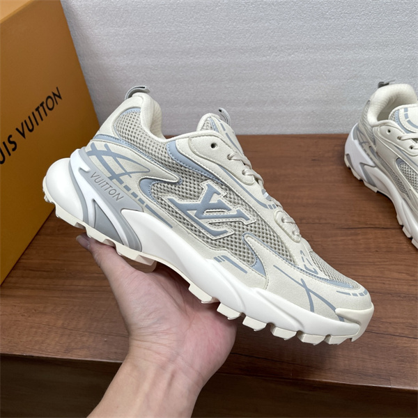 1日履いても疲れにくいLV TATIC RUNNER ★2026人気春夏ルイヴィトンスニーカースーパーコピー