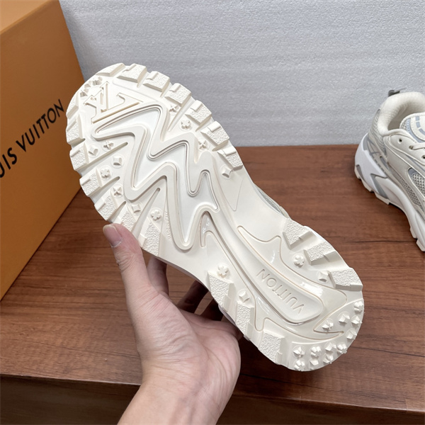 1日履いても疲れにくいLV TATIC RUNNER ★2026人気春夏ルイヴィトンスニーカースーパーコピー