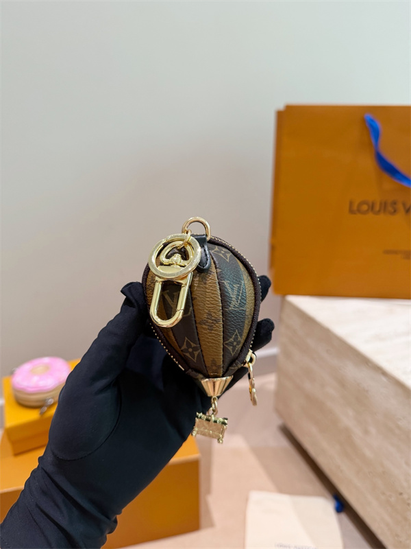 2026新作★ルイヴィトンキーホルダーコピー 熱気球Louis Vuitton人気オシャレ春夏 個性的