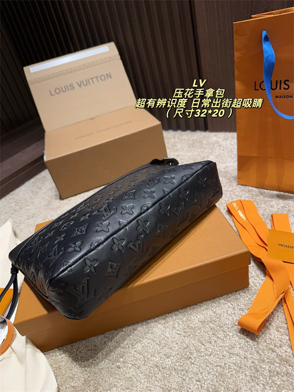 お出かけ便利★収納力抜群★ヴィトンクラッチバッグコピー Louis Vuittonメンズ通勤2026流行り