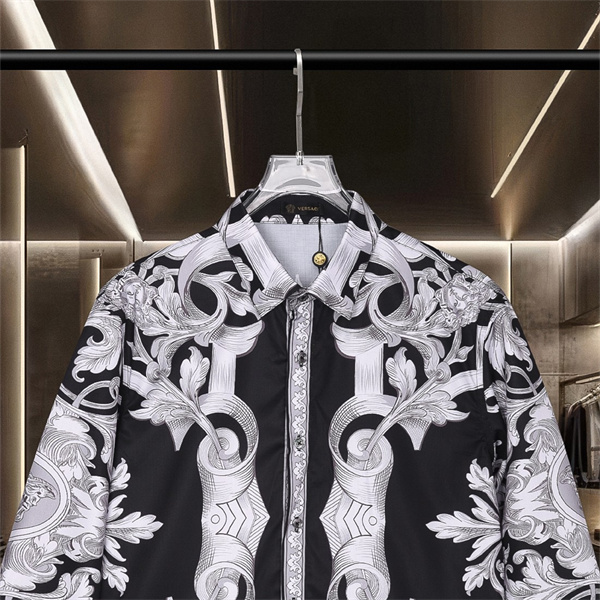 新作注目 アカンサス総柄 クラシカルモード VERSACE ヴェルサーチ コピー 長袖シャツ コーデ映え
