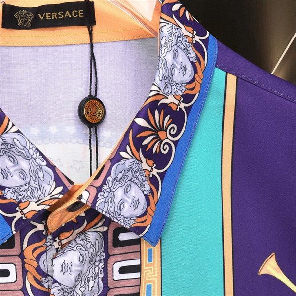 アート感際立つ 古代彫刻プリント カラーアクセント VERSACE ヴェルサーチ コピー 長袖シャツ