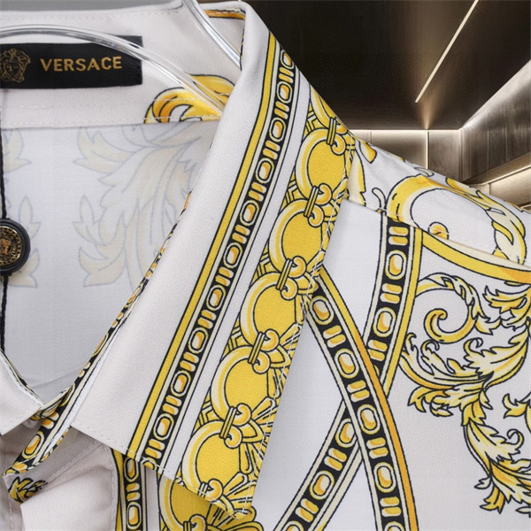 指名人気 ショップ推奨 メドゥーサモチーフ 総柄プリント レギュラーフィット しなやか質感 VERSACE ヴェルサーチ コピー 長袖シャツ