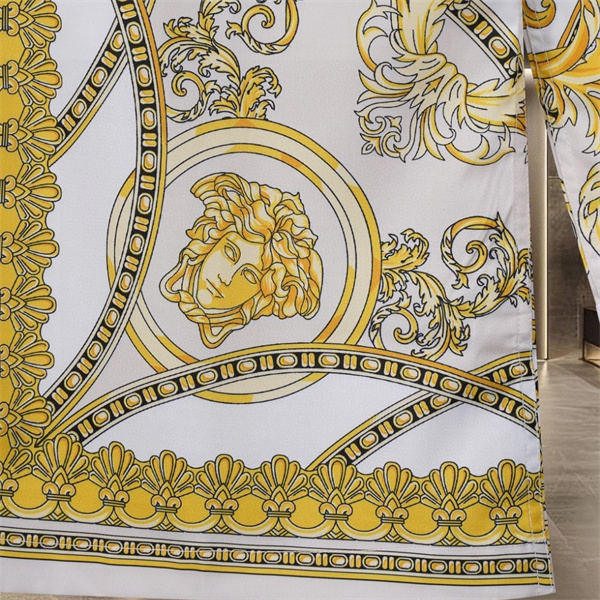 指名人気 ショップ推奨 メドゥーサモチーフ 総柄プリント レギュラーフィット しなやか質感 VERSACE ヴェルサーチ コピー 長袖シャツ