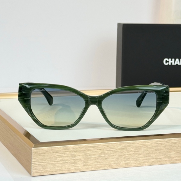 モード顔キャットアイ シャネル A71765 サングラス CHANEL ボリュームテンプル 存在感