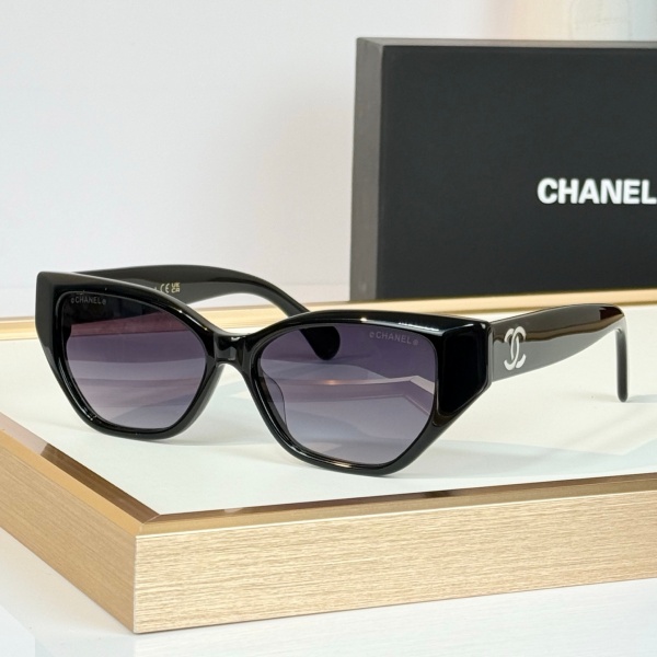 モード顔キャットアイ シャネル A71765 サングラス CHANEL ボリュームテンプル 存在感