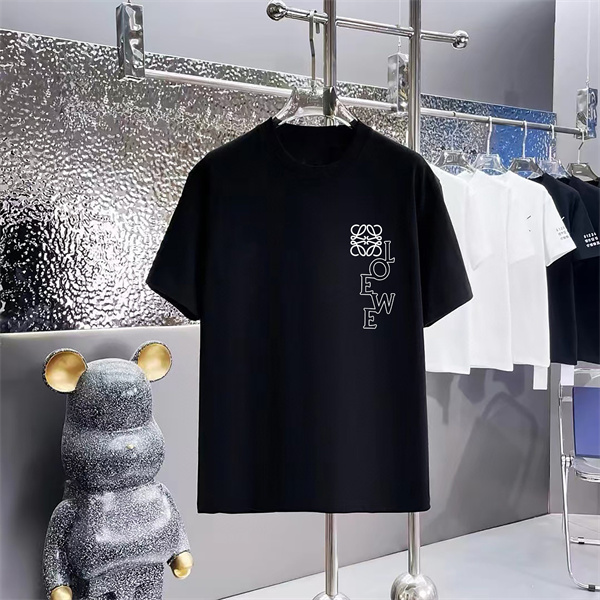 縦型レタリング アナグラムアクセント コットン素材 LOEWE ロエベ コピー 半袖Tシャツ すっきりフォルム 先行注目 人気加速