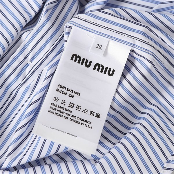 ピンストライプ コットンブロード 白襟切替 MIU MIU ミュウミュウ コピー 長袖シャツ 端正シルエット 新作有力