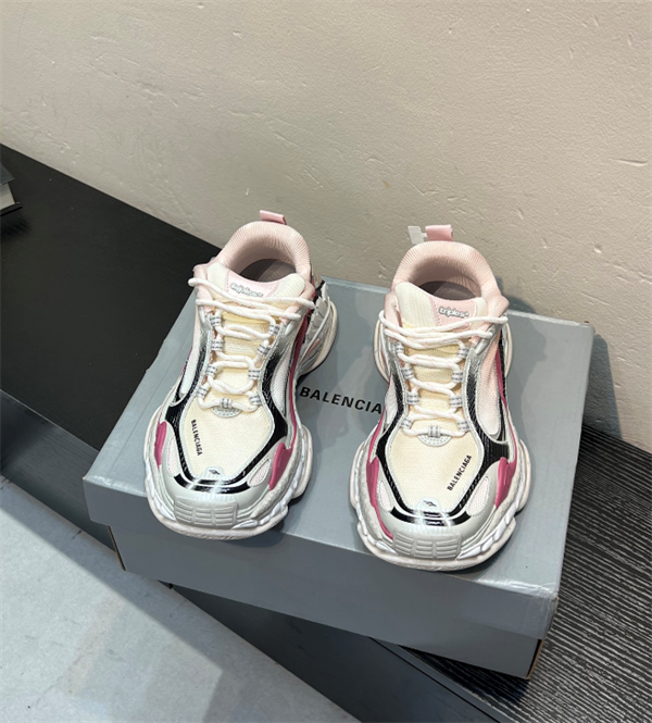 Balenciaga Triple S .2 ☆☆バレンシアガスニーカーコピー☆☆2026トレンドメンズ新作♥