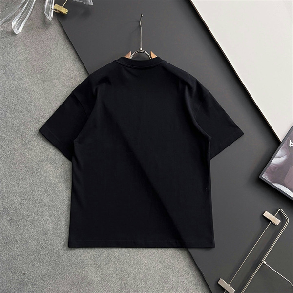 サーペント調グラフィック オーバーサイズ文字 ゆったりフォルム AMIRI アミリ コピー 半袖Tシャツ 新作有力