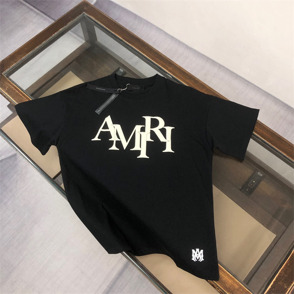 オーバーラップタイポグラフィ 裾ミニエンブレム ワイドフォルム AMIRI アミリ コピー 半袖Tシャツ 海外人気