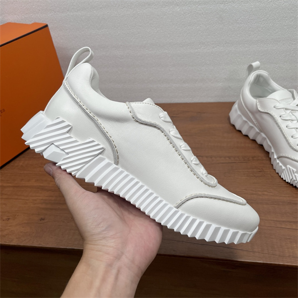 エルメススニーカースーパーコピー HERMES 軽く耐久性のある  2026セール秋冬人気品 激安(日本最大級)
