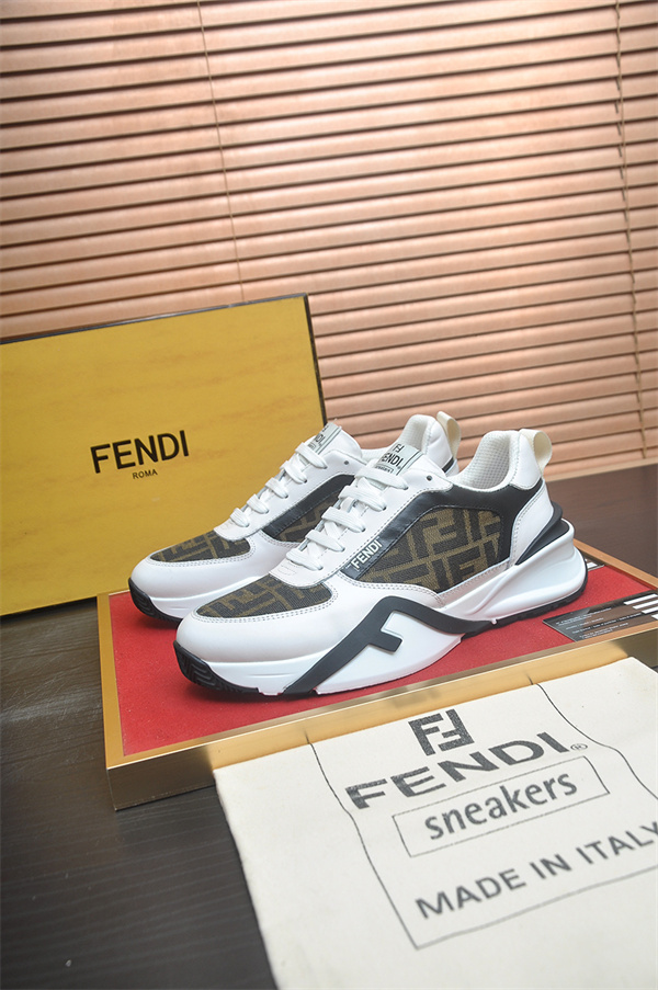 フェンディスニーカーコピーナチュラルコーデのコツ FENDI ナチュラルスタイルに最適  激安(日本最大級)